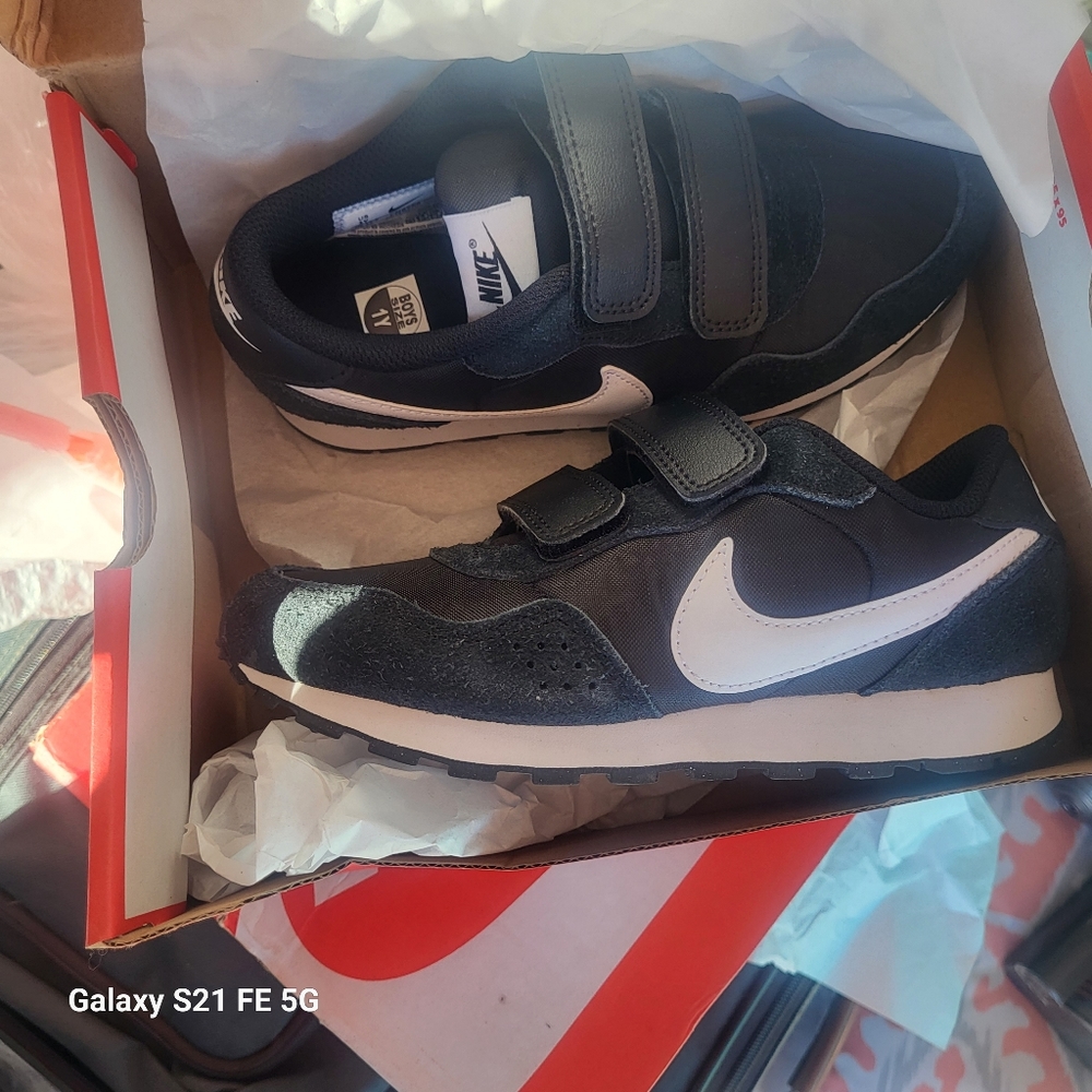 boys nike shoes